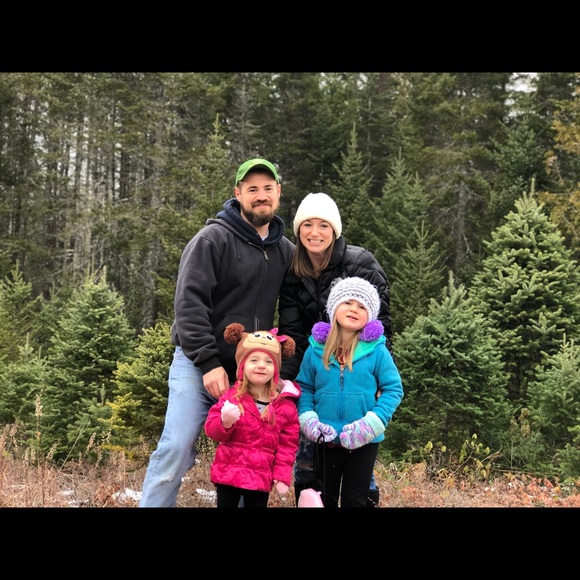 Meet your Posher, Erica - Picture 2 of 4